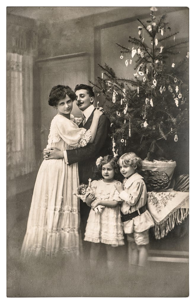 Old Time Christmas tree with a family