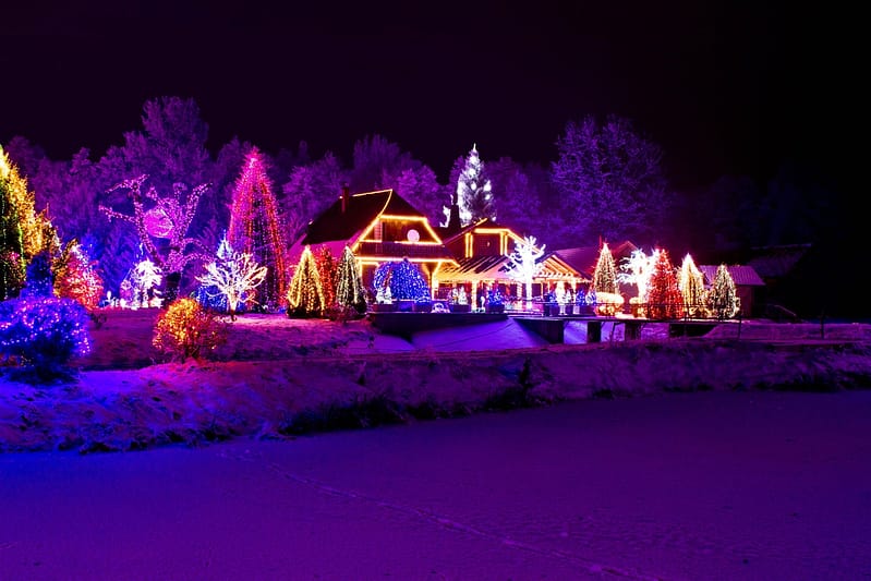 christmas lights installation on a house with nice colors